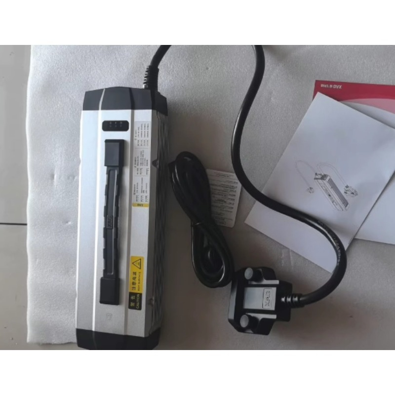 Cargador CM13600 para Drones A - Drone Battery Charger reseña y precio